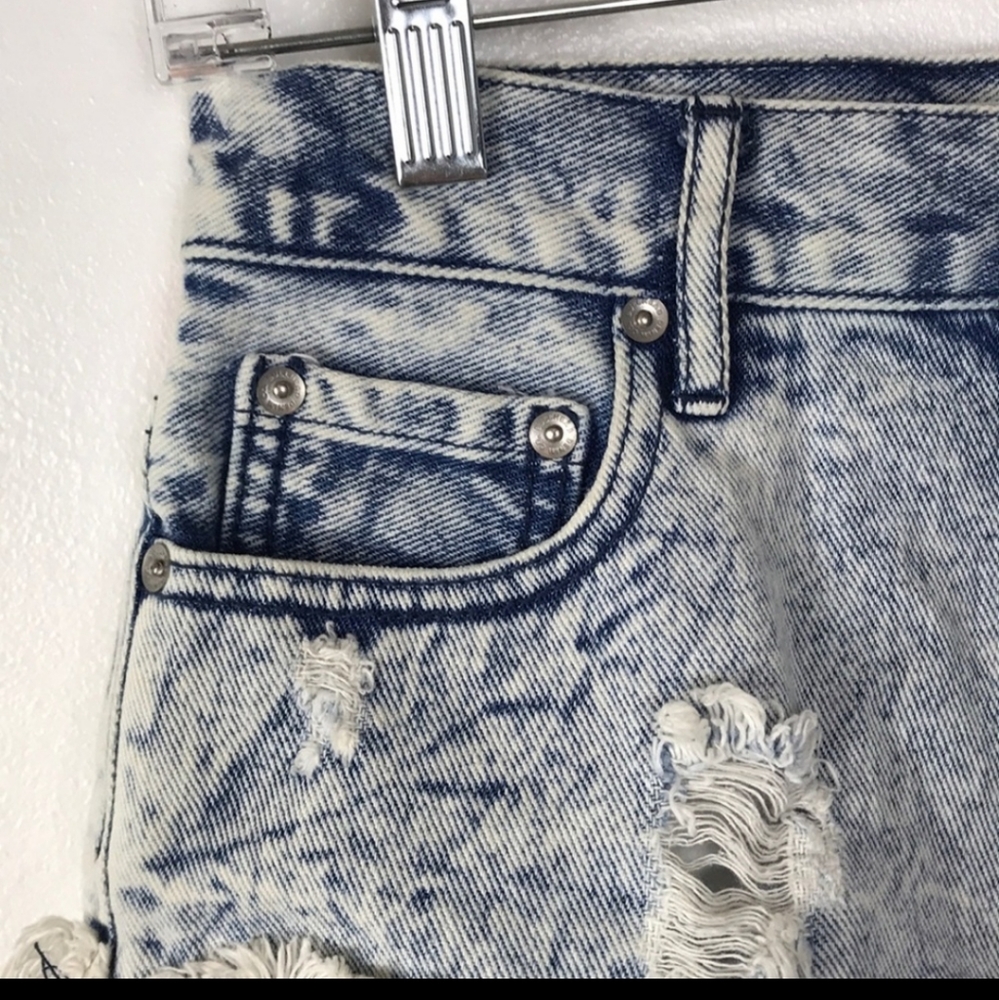 Bullhead High Rise Shorts Jeans Bleach Flag Back 0